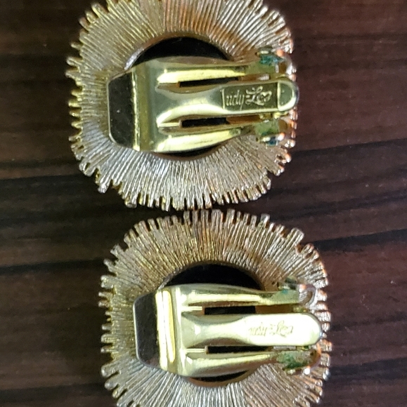 Truly unique Judy Lee clip on earings - Picture 6 of 6